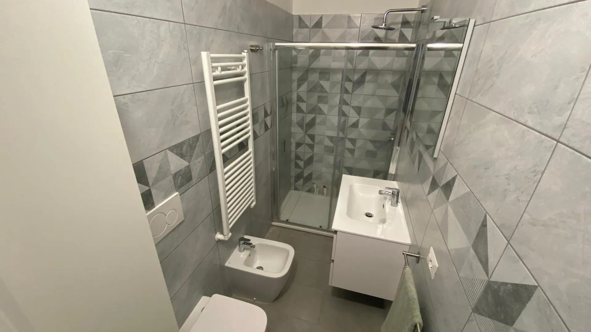 Renovated With Two Single Beds Apartamento Milão