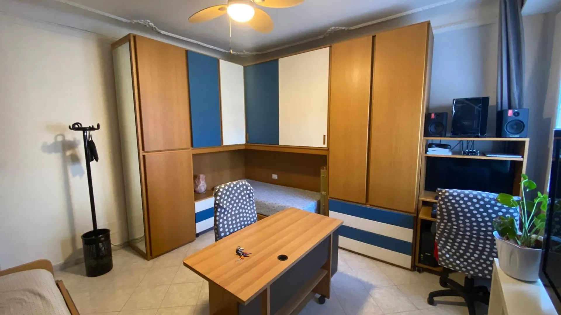 Renovated With Two Single Beds Apartamento Milão