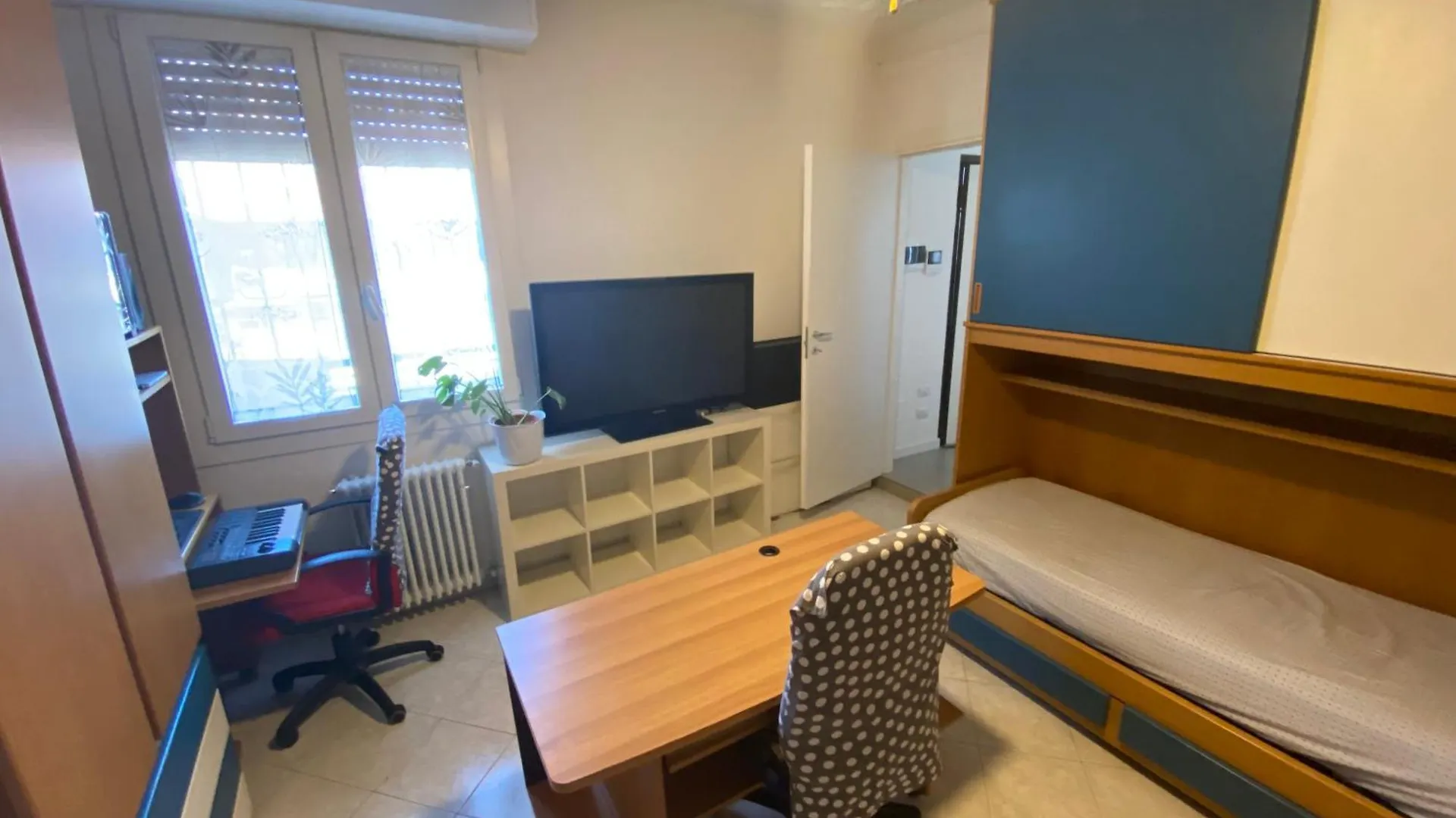 Renovated With Two Single Beds Apartment Milan